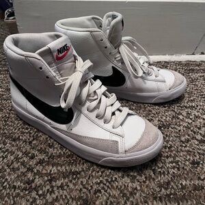 Nike Kids Youth Grade School Blazer Mid 77 shoes Sneakers 6.5Y